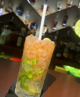 Mojito en la barra